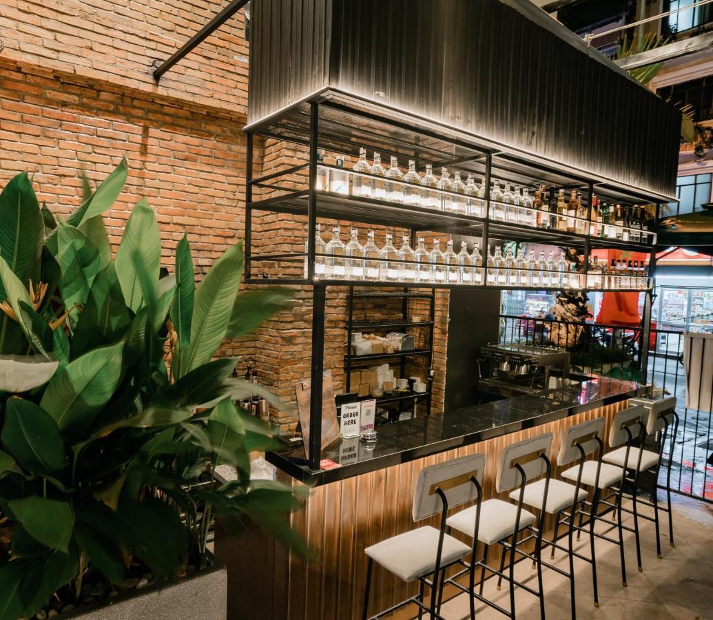 Mint Hotel Bui Vien Q1 Хошимин Экстерьер фото