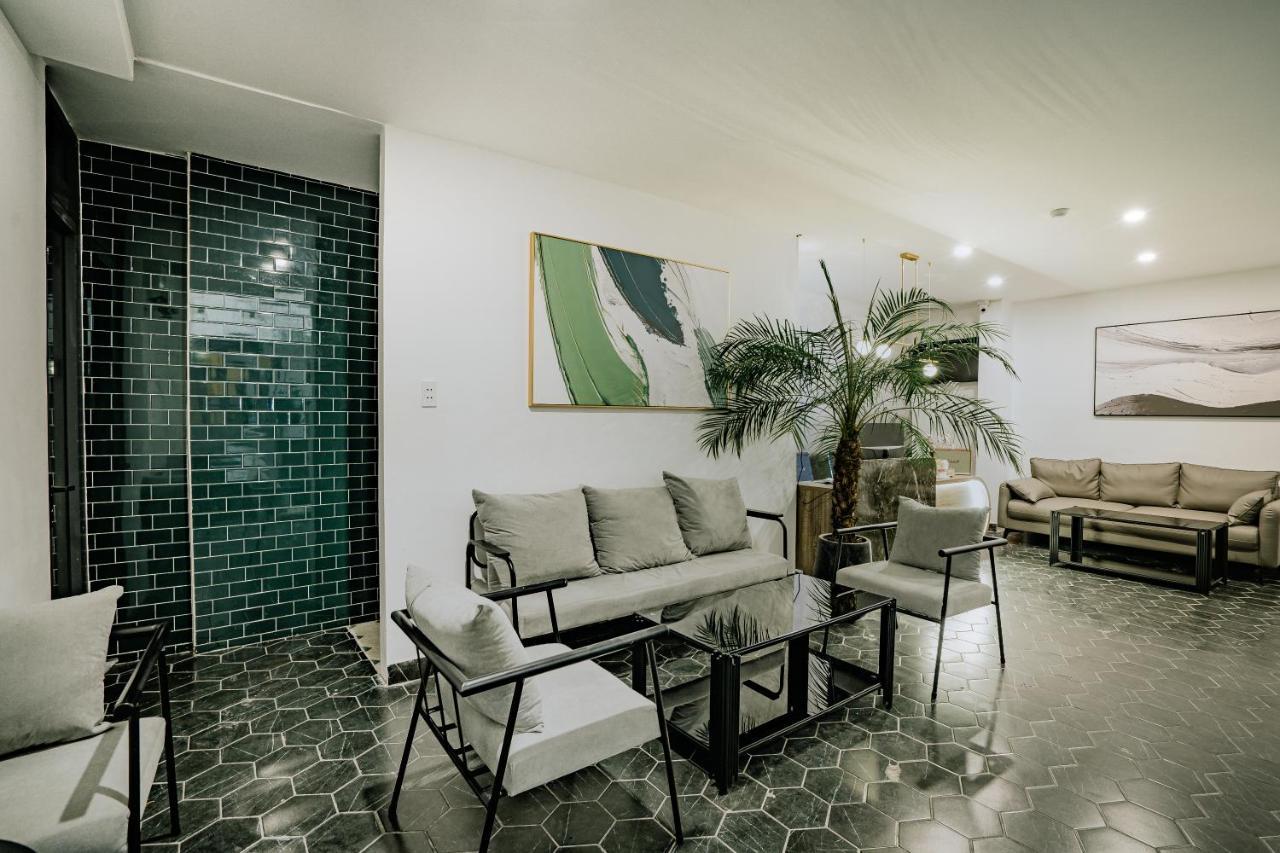 Mint Hotel Bui Vien Q1 Хошимин Экстерьер фото
