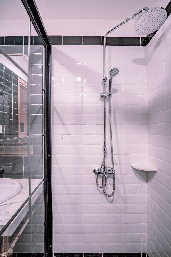 Mint Hotel Bui Vien Q1 Хошимин Экстерьер фото